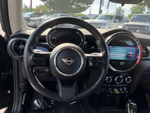 Used 2024 MINI Cooper SE FWD image 15