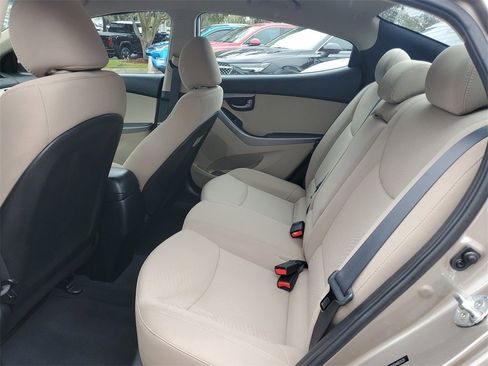 Used 2016 Hyundai Elantra SE image 13