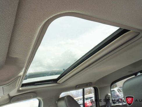 Used 2021 Nissan Frontier PRO-4X w/ Pro-4x Utility Package image 29