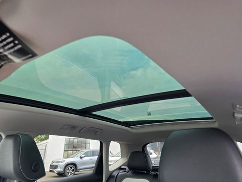 New 2025 Volkswagen Taos SEL image 26