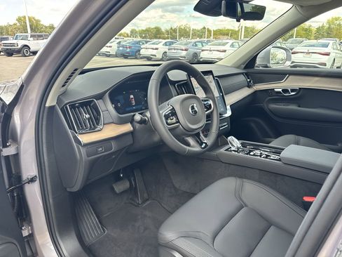 New 2026 Volvo XC90 B6 Core w/ Protection Package image 10