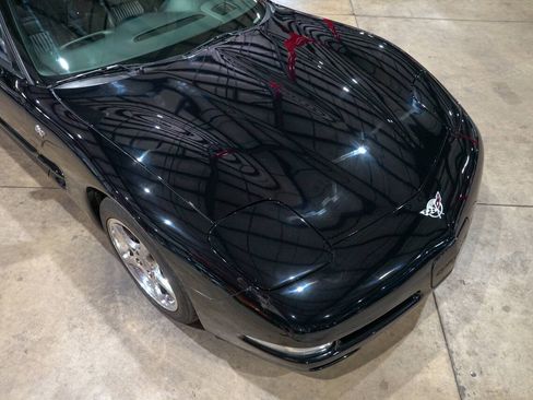Used 2003 Chevrolet Corvette Convertible w/ Preferred Equipment Group1 RWD image 32