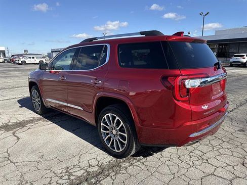 Used 2023 GMC Acadia Denali image 7