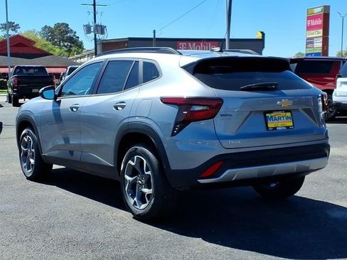 New 2026 Chevrolet Trax LT image 7