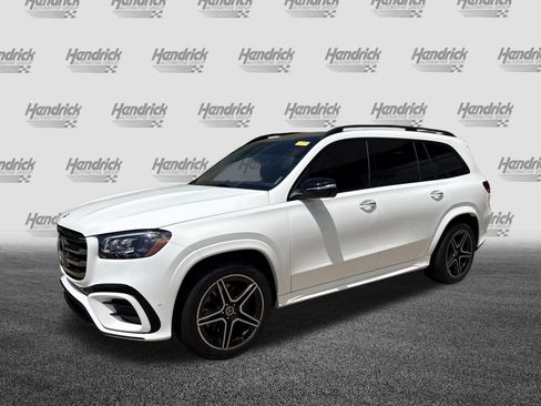 Used 2025 Mercedes-Benz GLS 450 4MATIC image 5