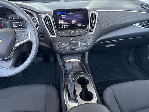 Used 2021 Chevrolet Malibu LS image 14
