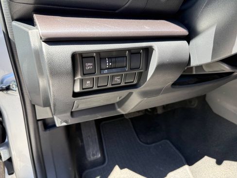 Used 2019 Subaru Crosstrek 2.0i Limited w/ Moonroof Package AWD/4WD image 16