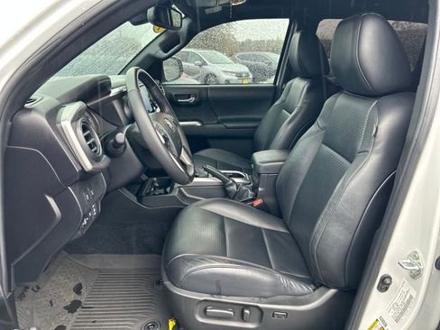 Used 2023 Toyota Tacoma Limited image 18