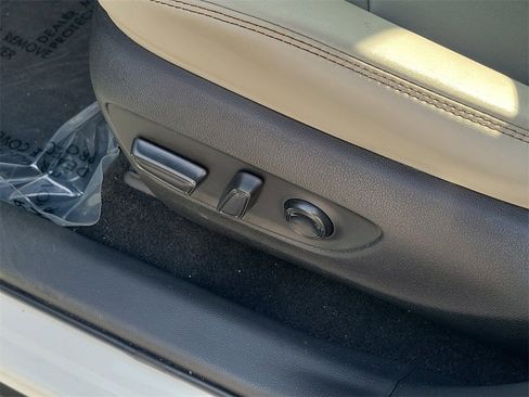 Used 2023 Toyota RAV4 XLE Premium image 23