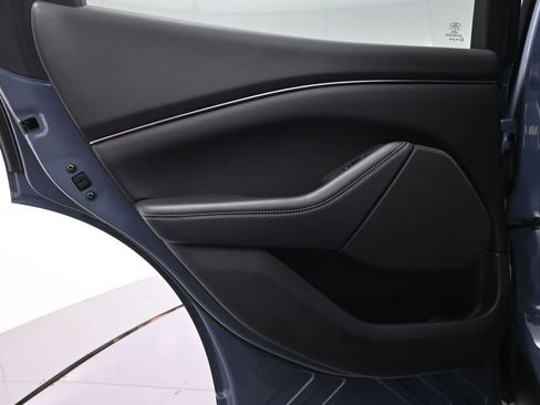 Used 2024 Ford Mustang Mach-E Select image 17