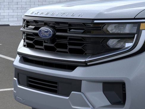 New 2026 Ford Expedition Platinum w/ Driver's Package image 17
