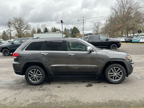Used 2018 Jeep Grand Cherokee Limited w/ Trailer Tow Group IV image 6