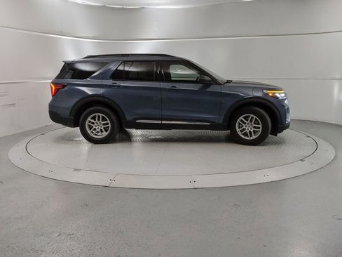 New 2025 Ford Explorer Active image 2