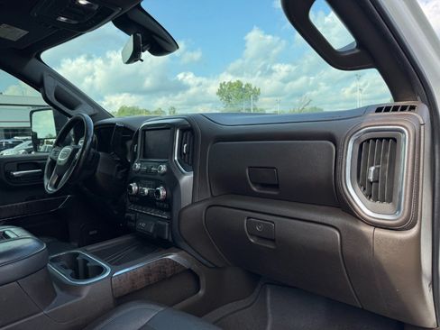 Used 2022 GMC Sierra 3500 Denali w/ Denali Ultimate Package AWD/4WD image 19