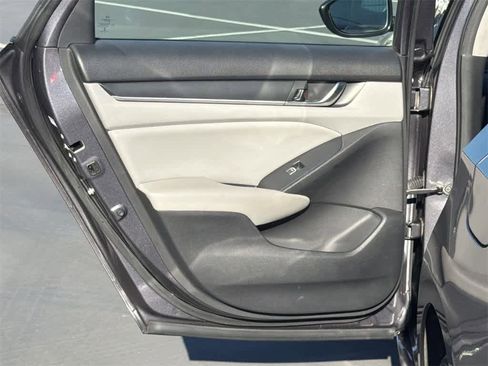 Used 2018 Honda Accord LX image 28