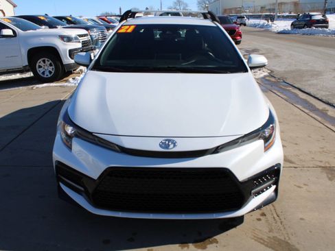 Used 2021 Toyota Corolla SE w/ Carpet Mat Package (TMS) image 2