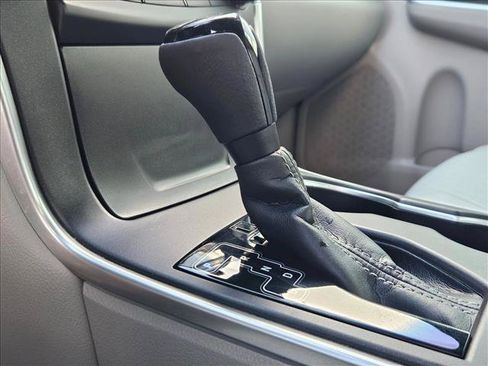 Used 2017 Toyota Camry XLE w/ Moonroof Package FWD image 12
