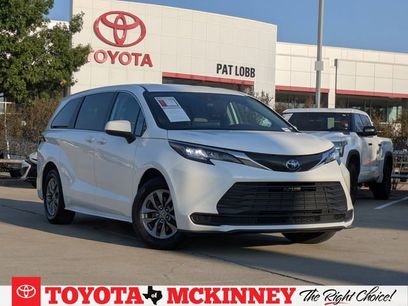 Used 2022 Toyota Sienna LE