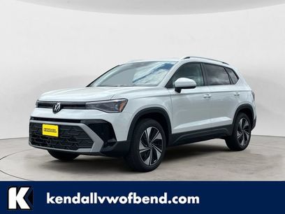 Certified 2025 Volkswagen Taos SE w/ Panoramic Sunroof Package