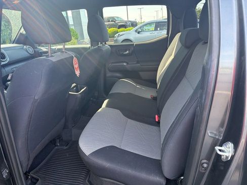 Used 2021 Toyota Tacoma TRD Off-Road w/ Technology Package AWD/4WD image 19