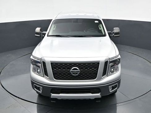 Used 2018 Nissan Titan PRO-4X w/ Pro-4x Convenience Package image 30