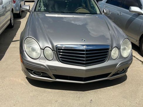 Used 2008 Mercedes-Benz E 350 4MATIC Sedan image 2