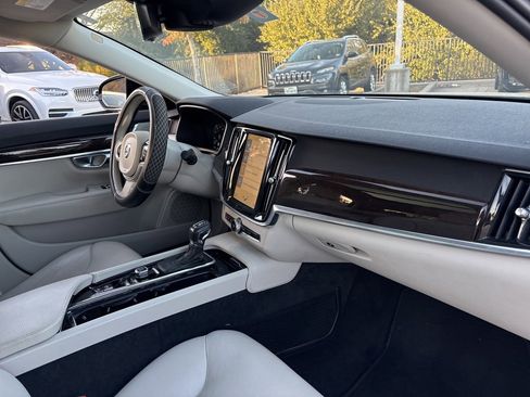 Used 2018 Volvo S90 T5 Momentum w/ Convenience Package image 11