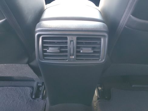 Used 2017 Nissan Rogue SL image 34