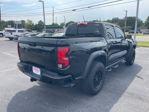 Used 2023 Chevrolet Colorado Trail Boss w/ Technology Package AWD/4WD image 15
