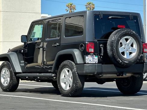 Used 2015 Jeep Wrangler Unlimited Sport w/ Quick Order Package 24S AWD/4WD image 6
