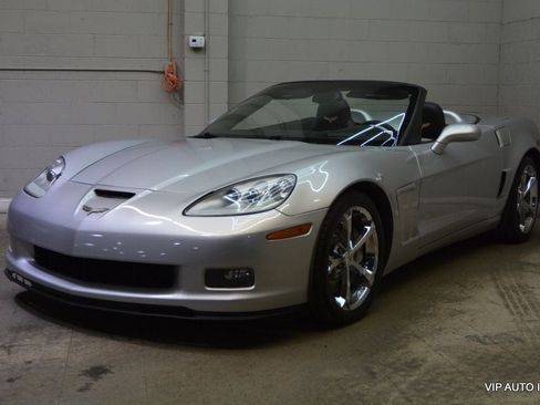 Used 2010 Chevrolet Corvette Grand Sport w/ Preferred Equipment Group RWD image 2