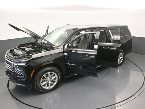 Used 2026 Chevrolet Suburban Premier AWD/4WD image 73
