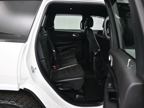 Used 2020 Jeep Grand Cherokee Altitude image 38