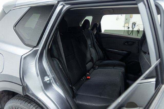 Used 2023 Nissan Rogue S AWD/4WD image 24