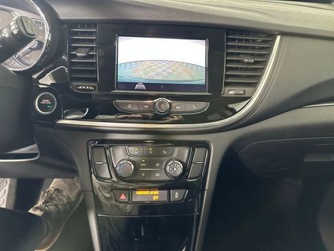 Used 2022 Buick Encore Preferred w/ Safety Package image 22