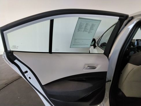 Used 2020 Toyota Corolla LE image 27