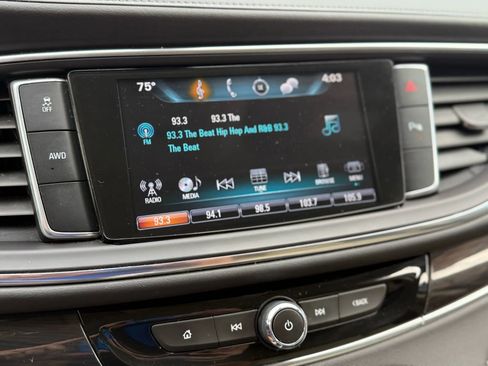 Used 2019 Buick Enclave Essence image 30