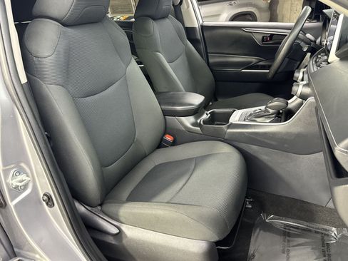 Used 2024 Toyota RAV4 LE AWD/4WD image 39