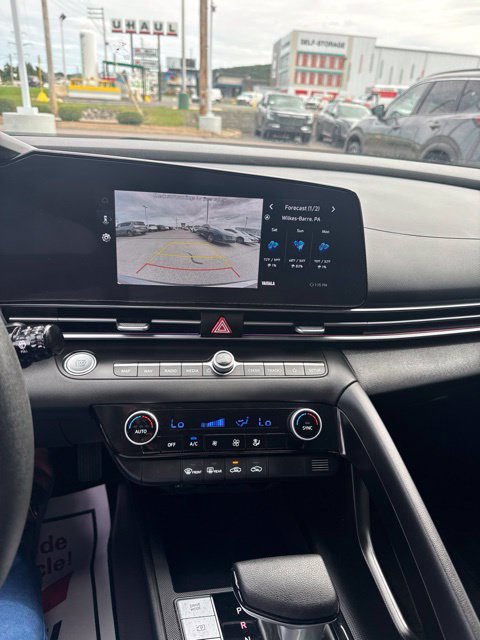 Used 2024 Hyundai Elantra SEL FWD image 23