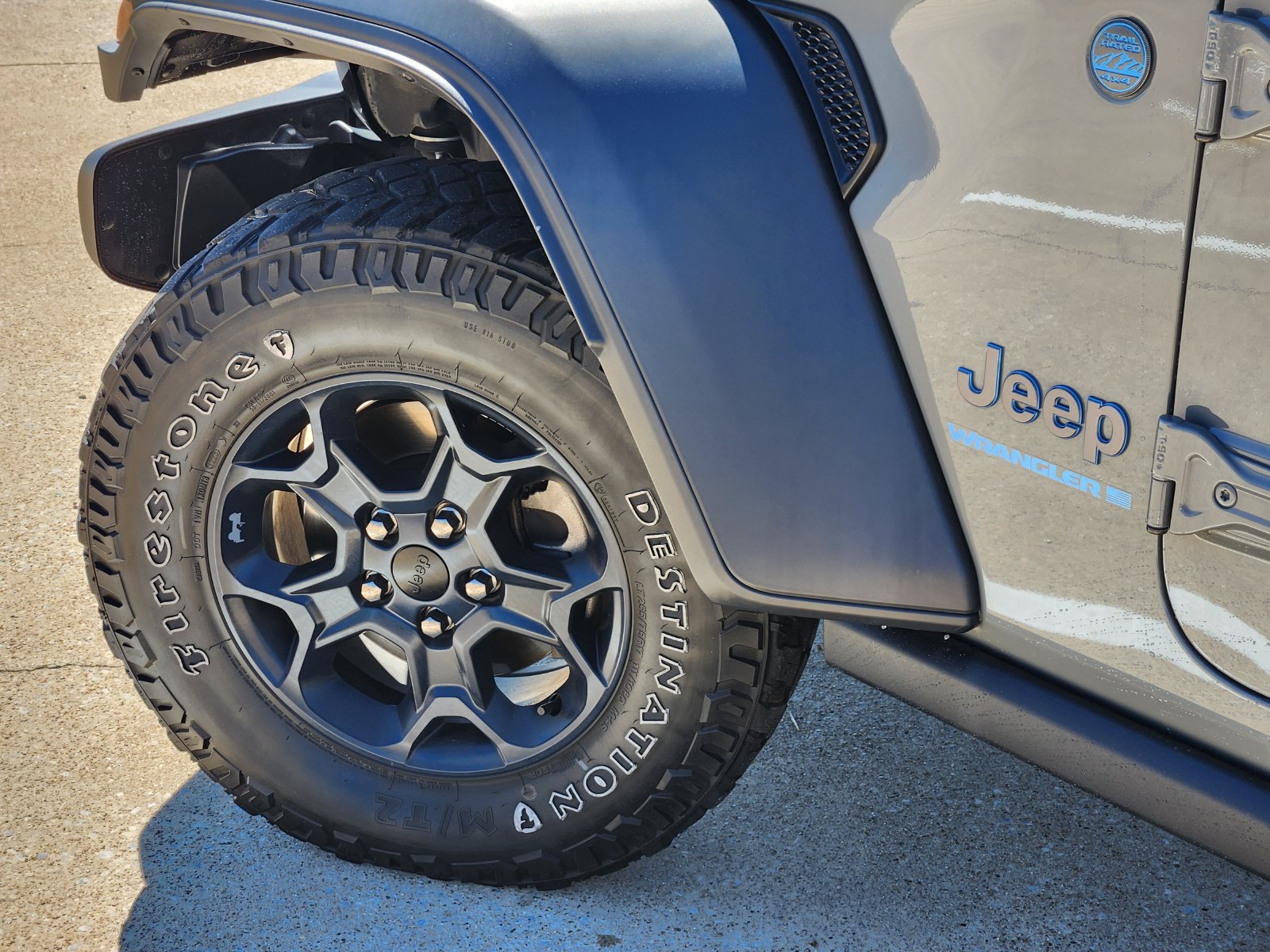 Used 2023 Jeep Wrangler Unlimited AWD/4WD image 17