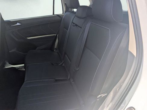 Used 2022 Volkswagen Tiguan SE AWD/4WD image 18