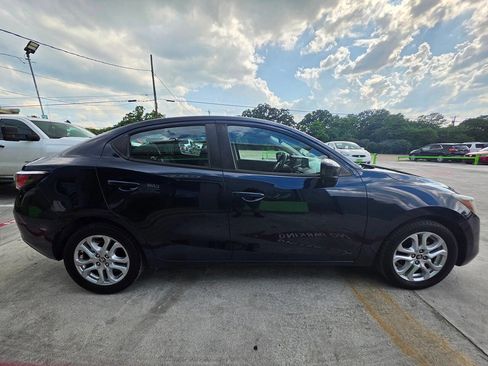 Used 2017 Toyota Yaris iA FWD image 15