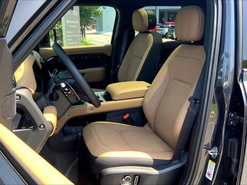 New 2025 Land Rover Defender 130 V8 image 9