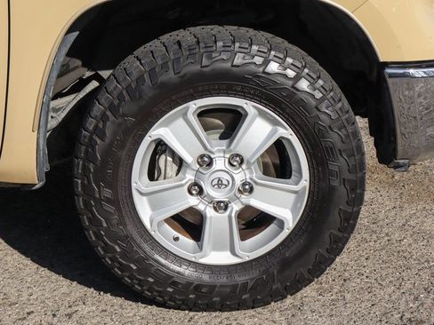 Used 2017 Toyota Tundra SR5 w/ SR5 Upgrade Package image 40