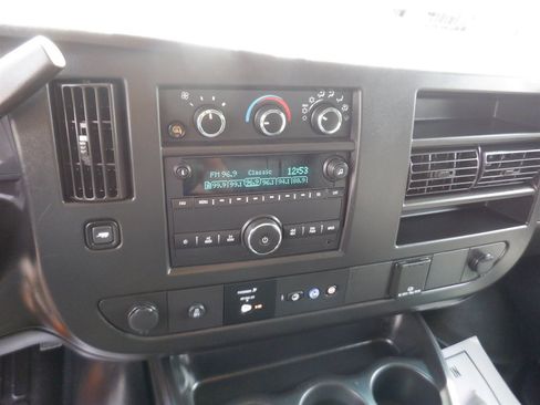 Used 2023 GMC Savana 2500 w/ Driver Convenience Package image 17