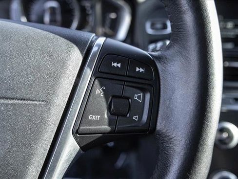 Used 2016 Volvo XC60 T6 Platinum image 15