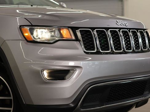 Used 2019 Jeep Grand Cherokee Limited RWD image 28