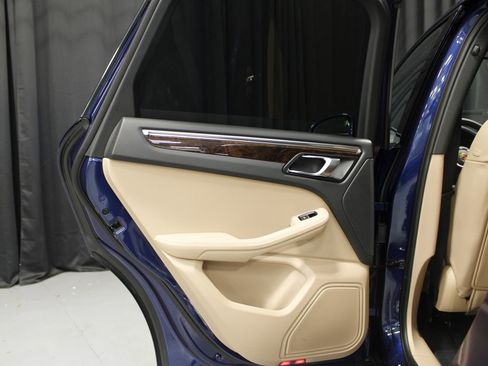 New 2026 Porsche Macan image 25