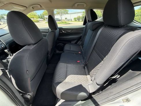 Used 2018 Nissan Rogue S AWD/4WD image 22