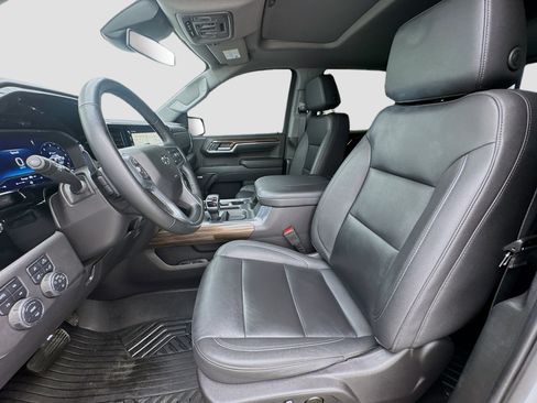 Used 2024 Chevrolet Silverado 1500 LT Trail Boss w/ LT Trail Boss Premium Package AWD/4WD image 13